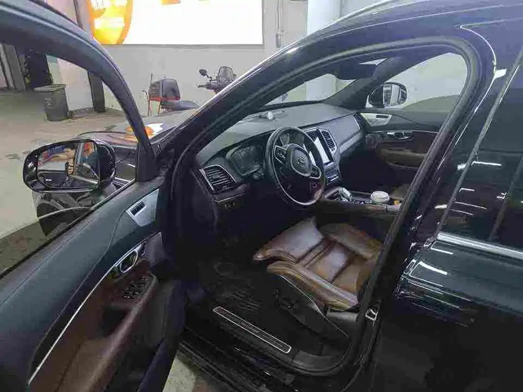 Volvo XC90 PHEV — миниатюра 4