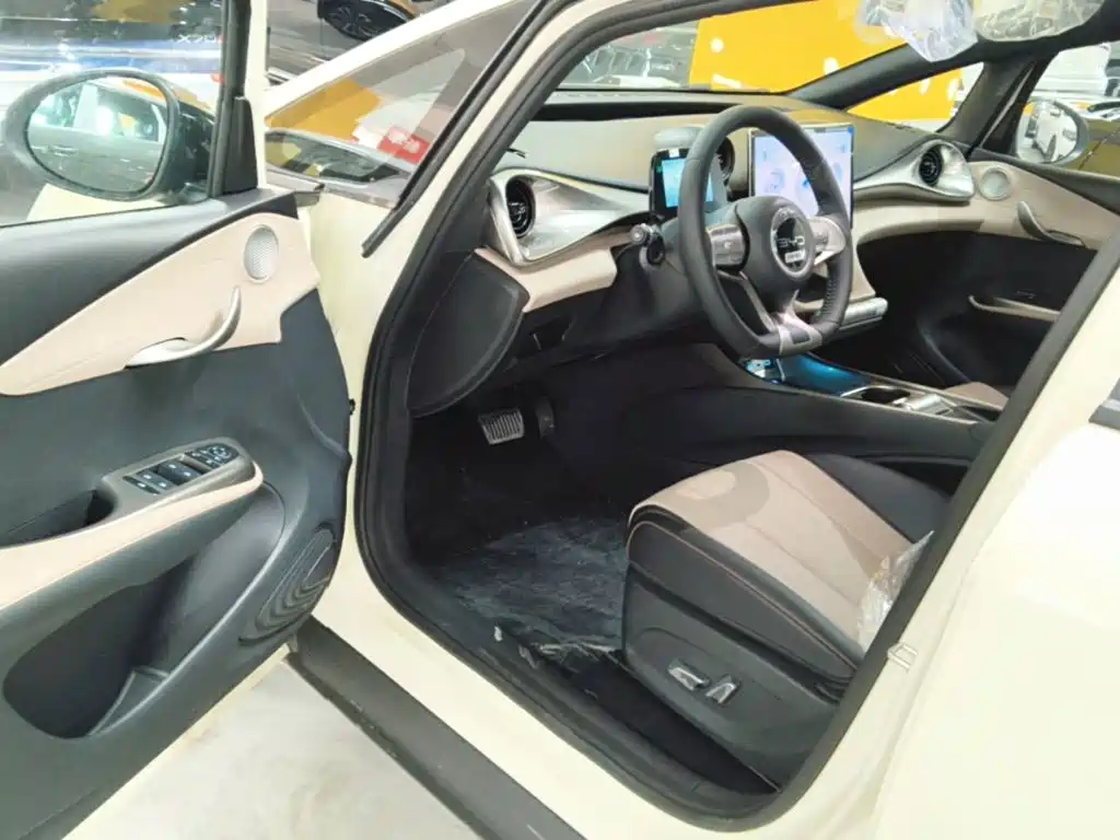 BYD Dolphin — миниатюра 16