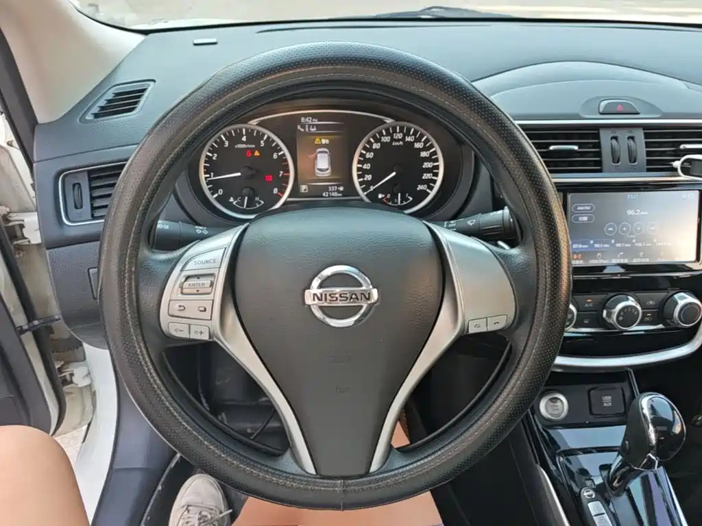 Nissan Tiida — миниатюра 11