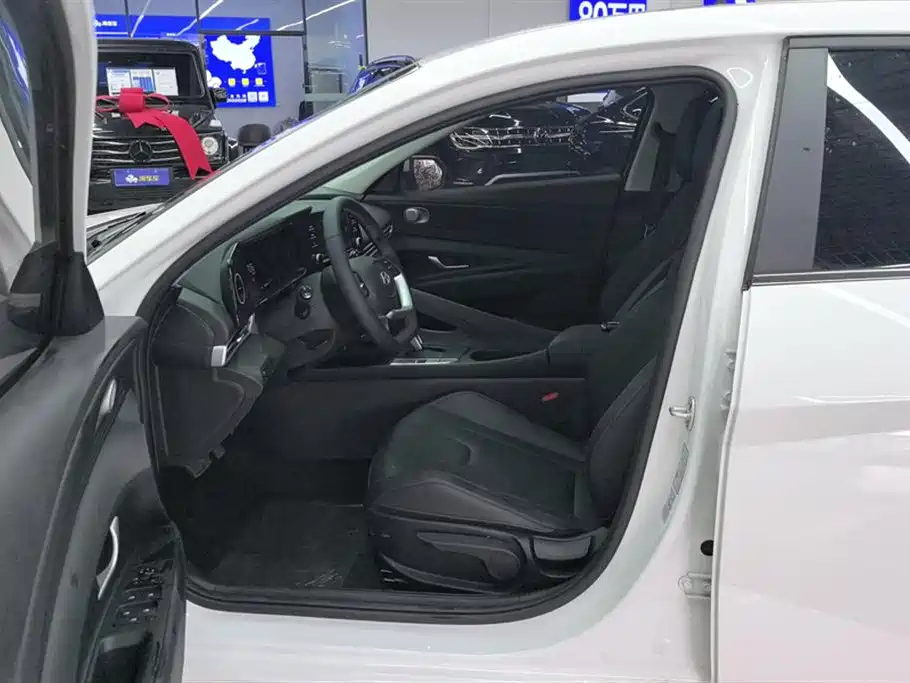 Hyundai Elantra 2023 1.5L CVT GLX Elite