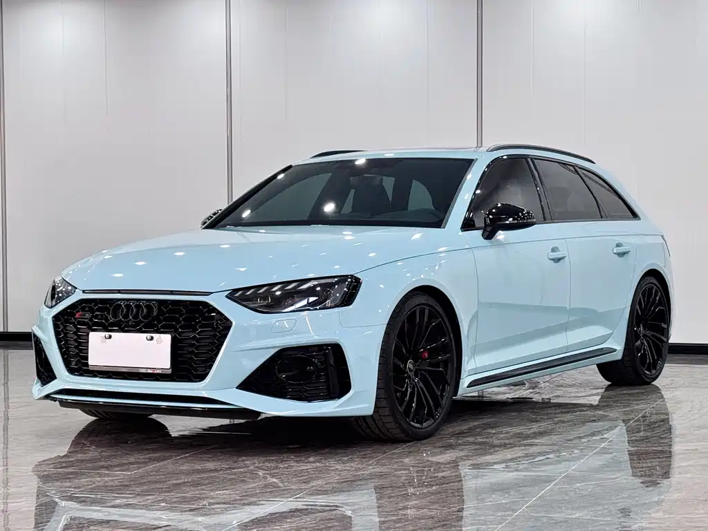 Audi RS 4 2025