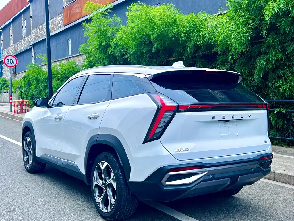 Geely Boyue L — миниатюра 9