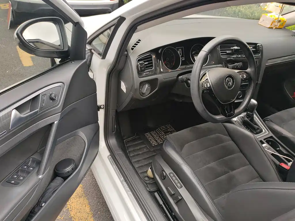 Volkswagen Golf — миниатюра 8