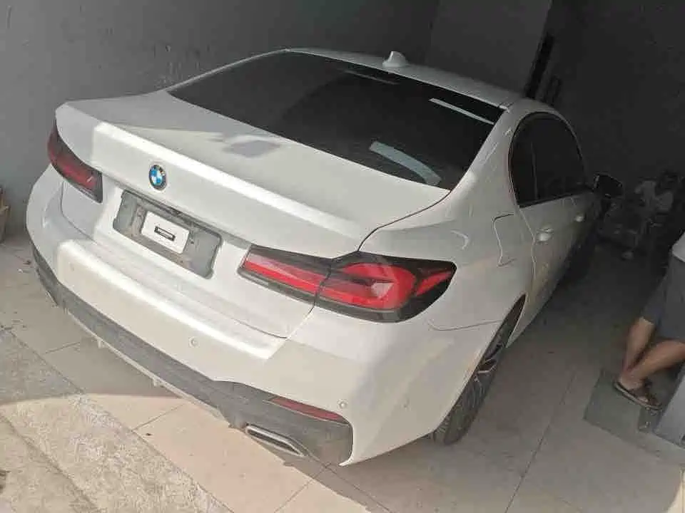BMW 5 Series — миниатюра 5