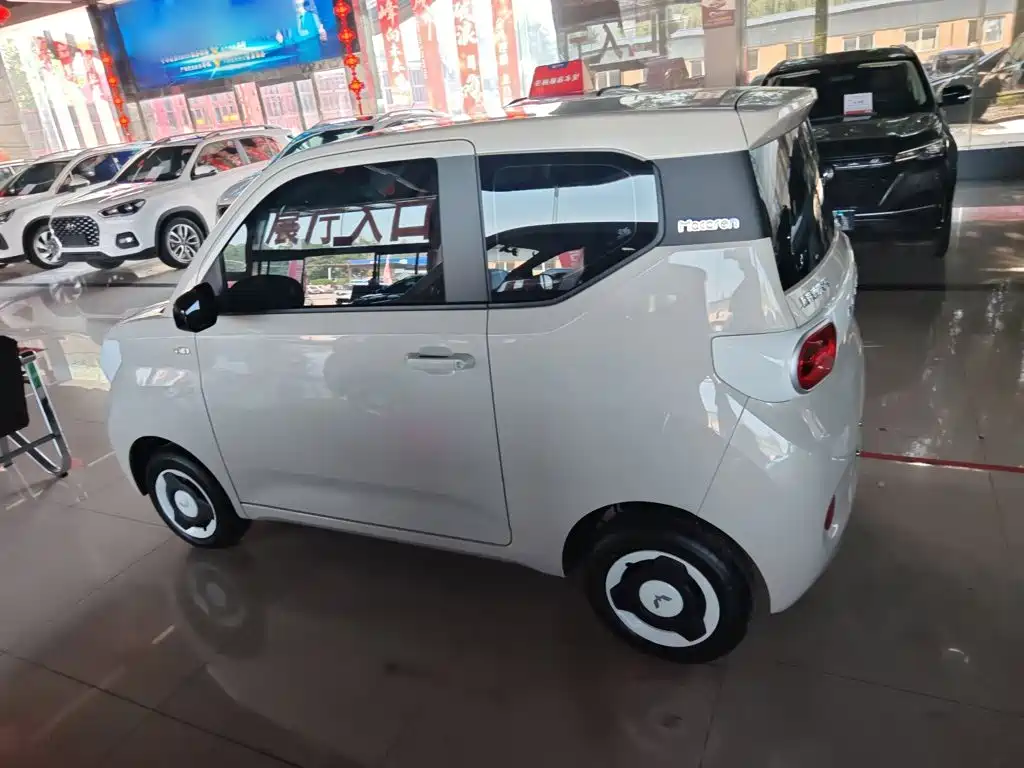 Wuling MINIEV — миниатюра 7