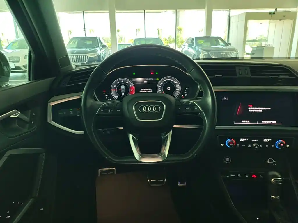 Audi Q3 — миниатюра 11