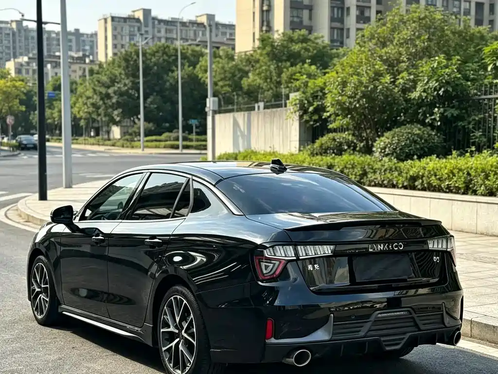 Lynk & Co 03 — миниатюра 4
