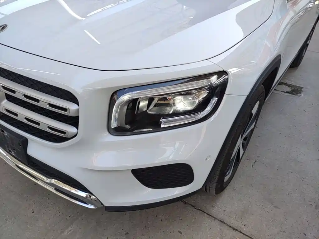 Mercedes-Benz GLB — миниатюра 24