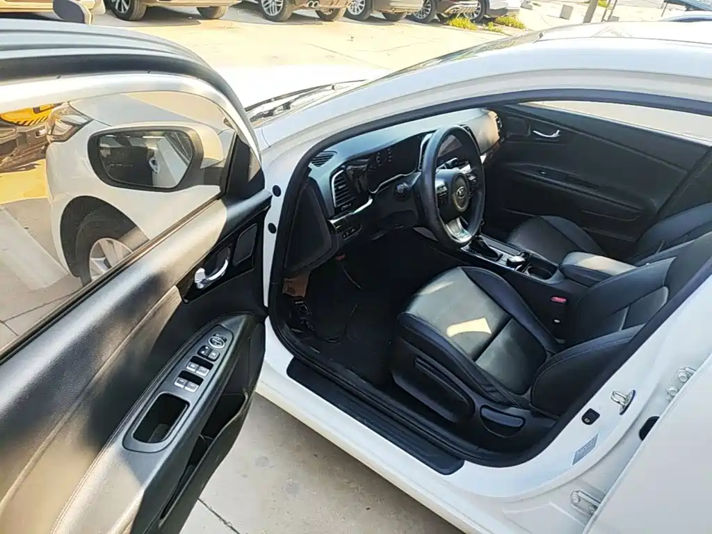Kia K4 — миниатюра 16