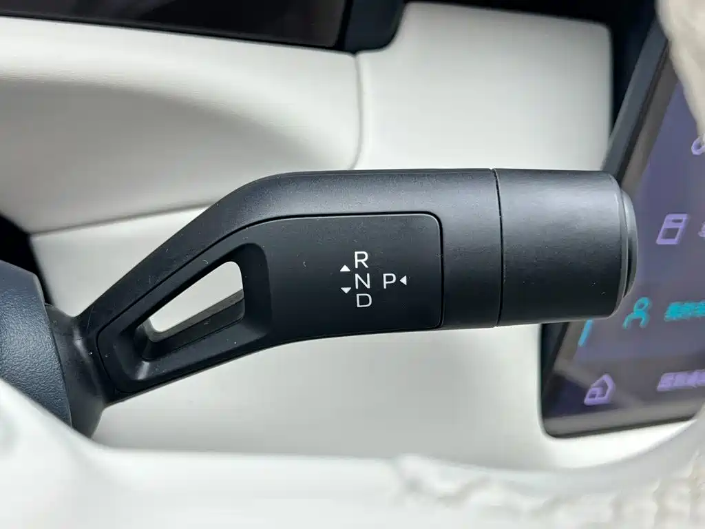 Lynk & Co 900 — миниатюра 28