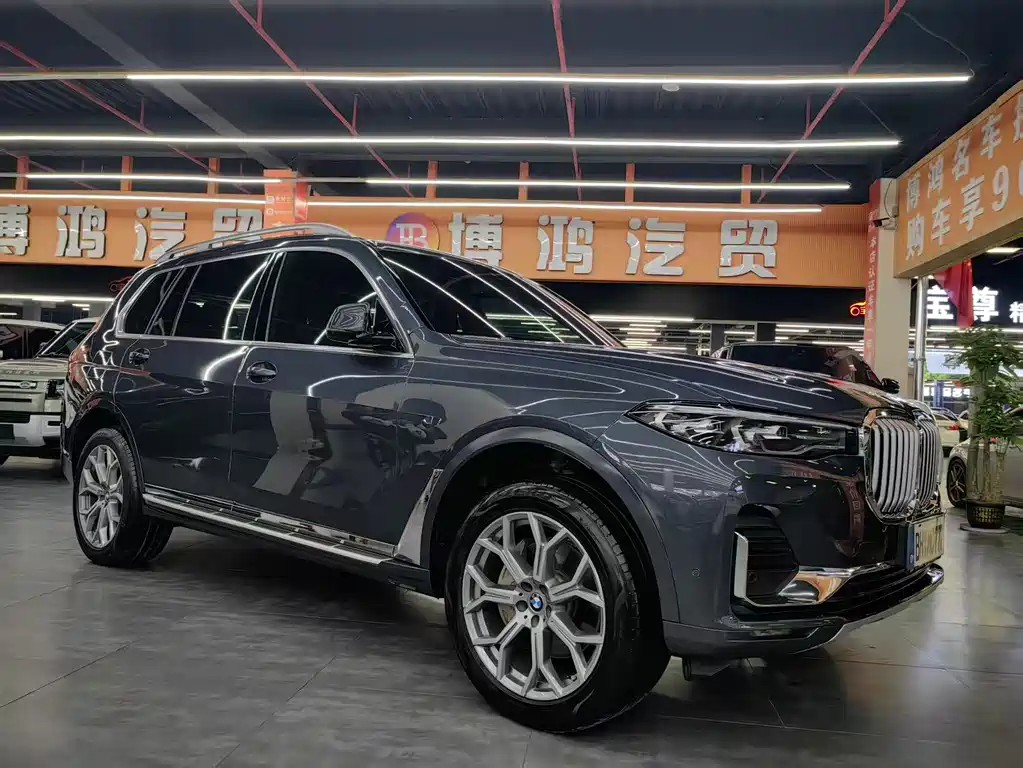 BMW  X7