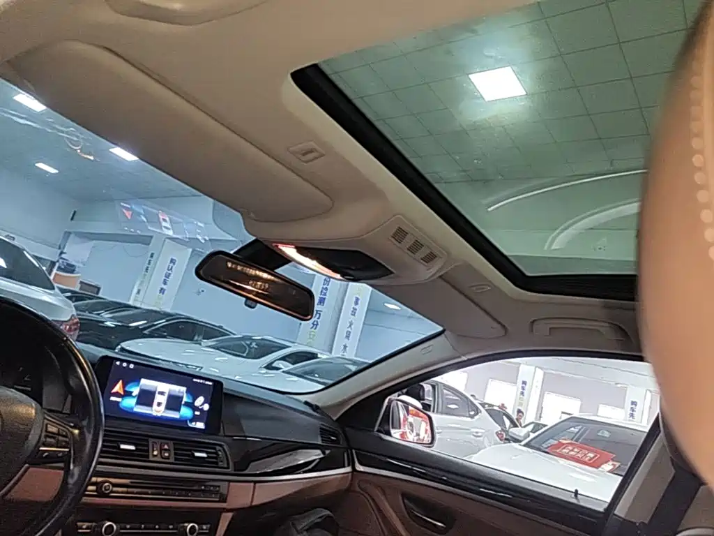 BMW 5 Series — миниатюра 18