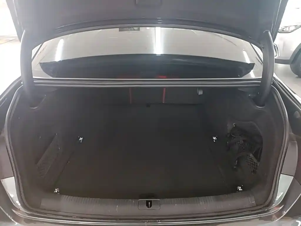 Audi A4L — миниатюра 19