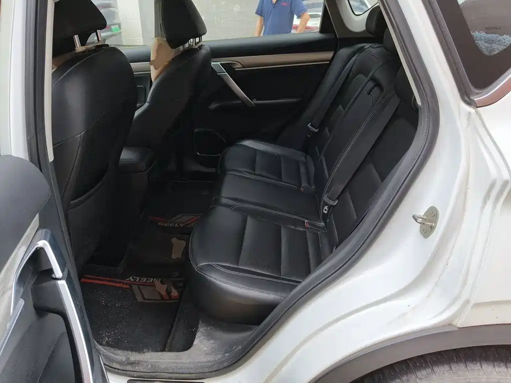 Geely Binyue — миниатюра 13