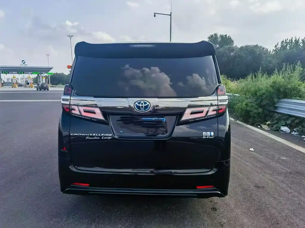 Toyota Vellfire — миниатюра 9
