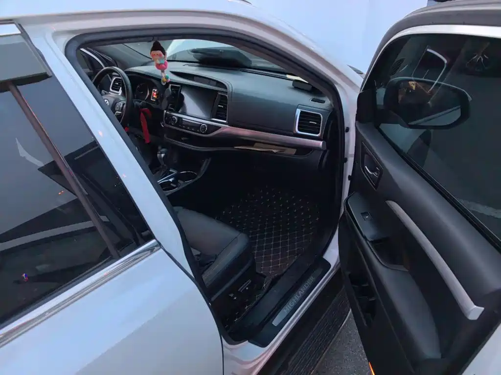 Toyota Highlander — миниатюра 18