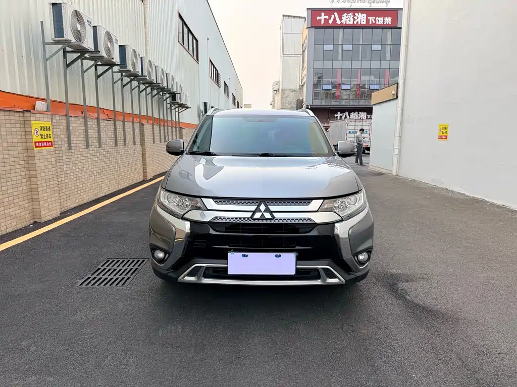 Mitsubishi Outlander — миниатюра 2