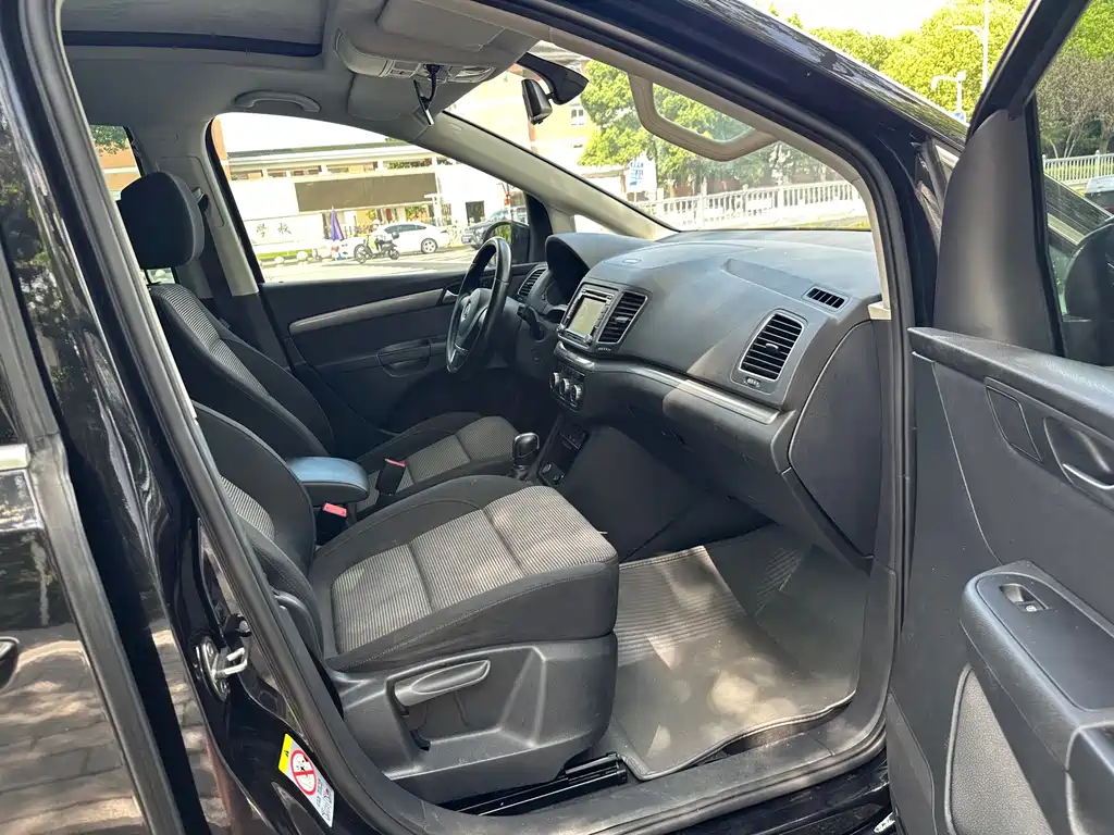 Volkswagen Sharan — миниатюра 12