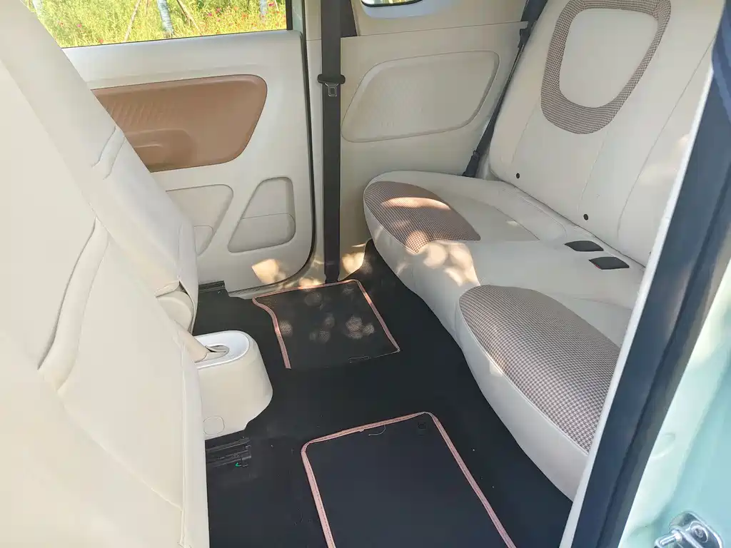 Wuling MINIEV — миниатюра 13