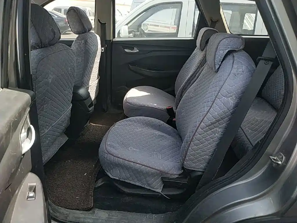 Wuling Hongguang S3 — миниатюра 17