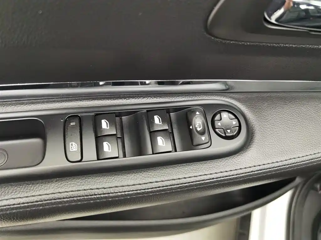 Peugeot 3008 2015 1.6THP AT