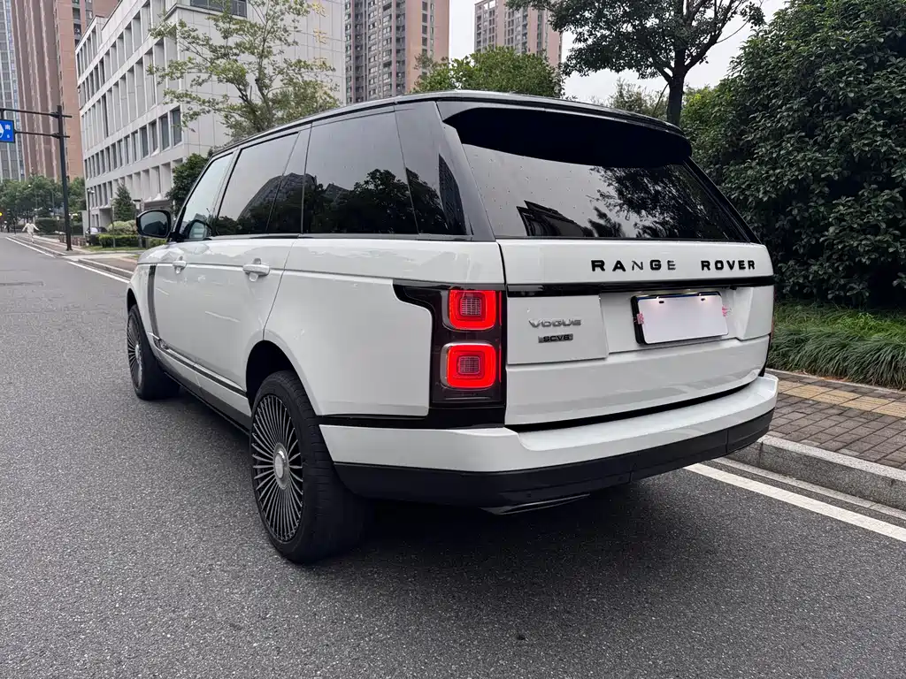 Land Rover Range Rover — миниатюра 5