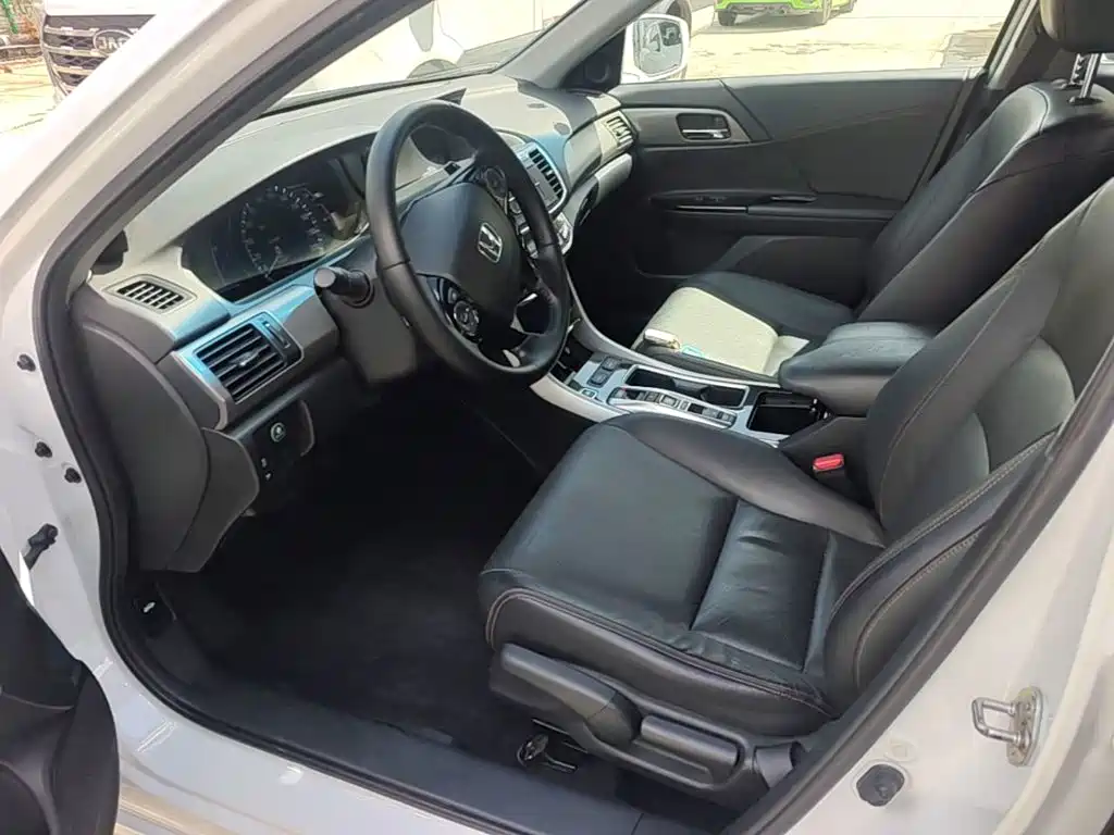 Honda Accord — миниатюра 15