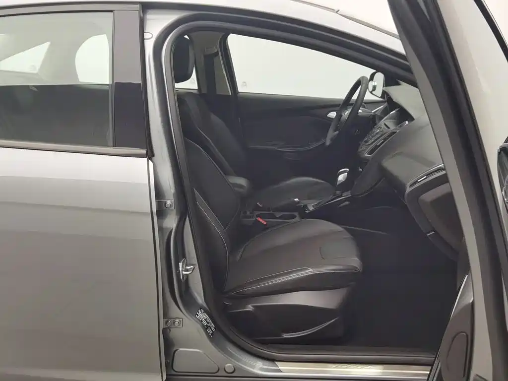 Ford Focus — миниатюра 23