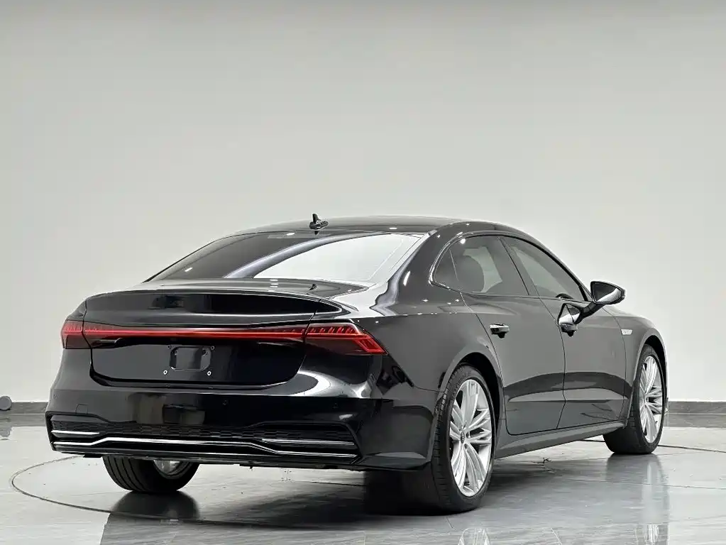 Audi A7L — миниатюра 8