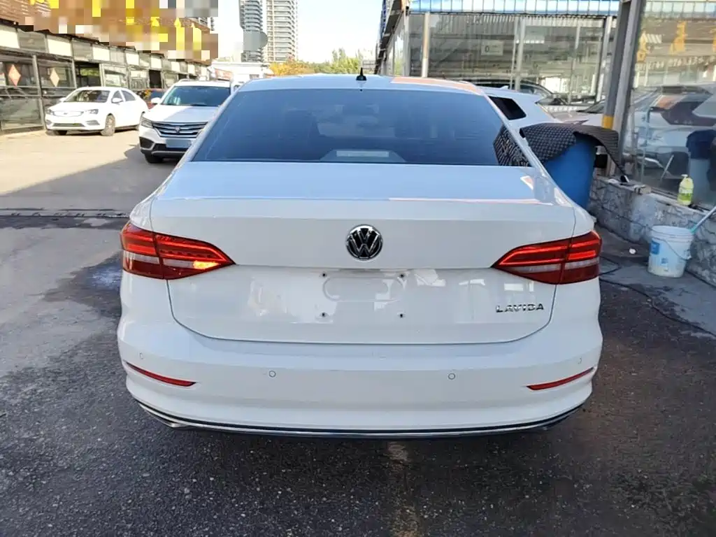 Volkswagen Lavida — миниатюра 6