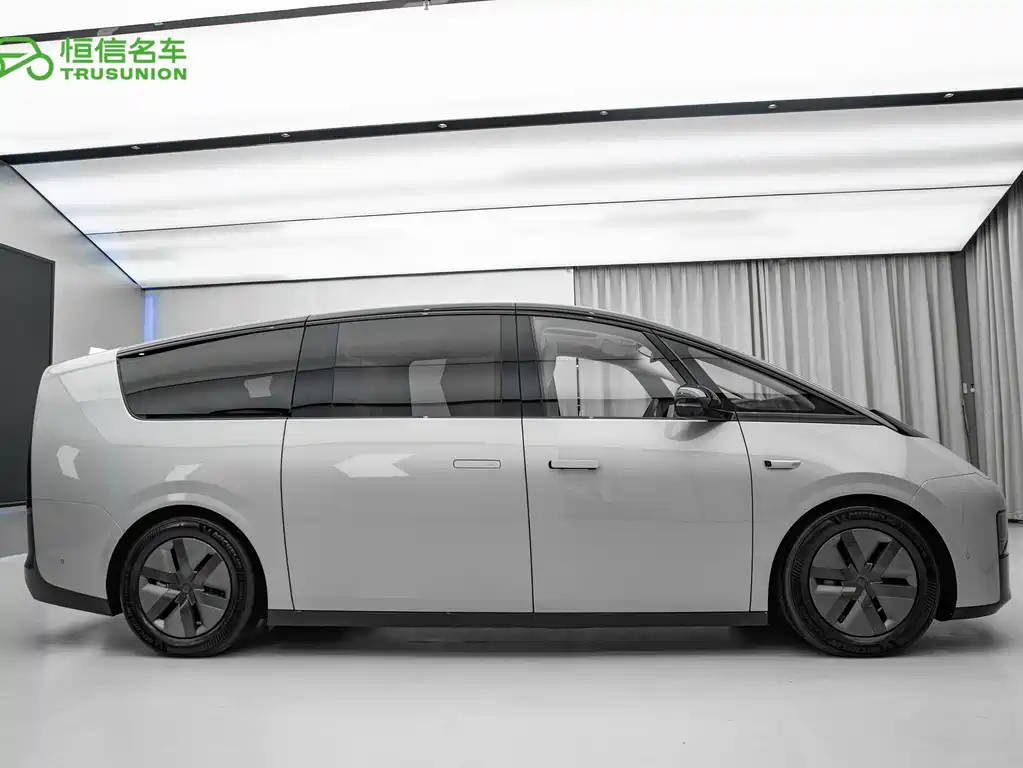 Li Auto Li MEGA — миниатюра 2
