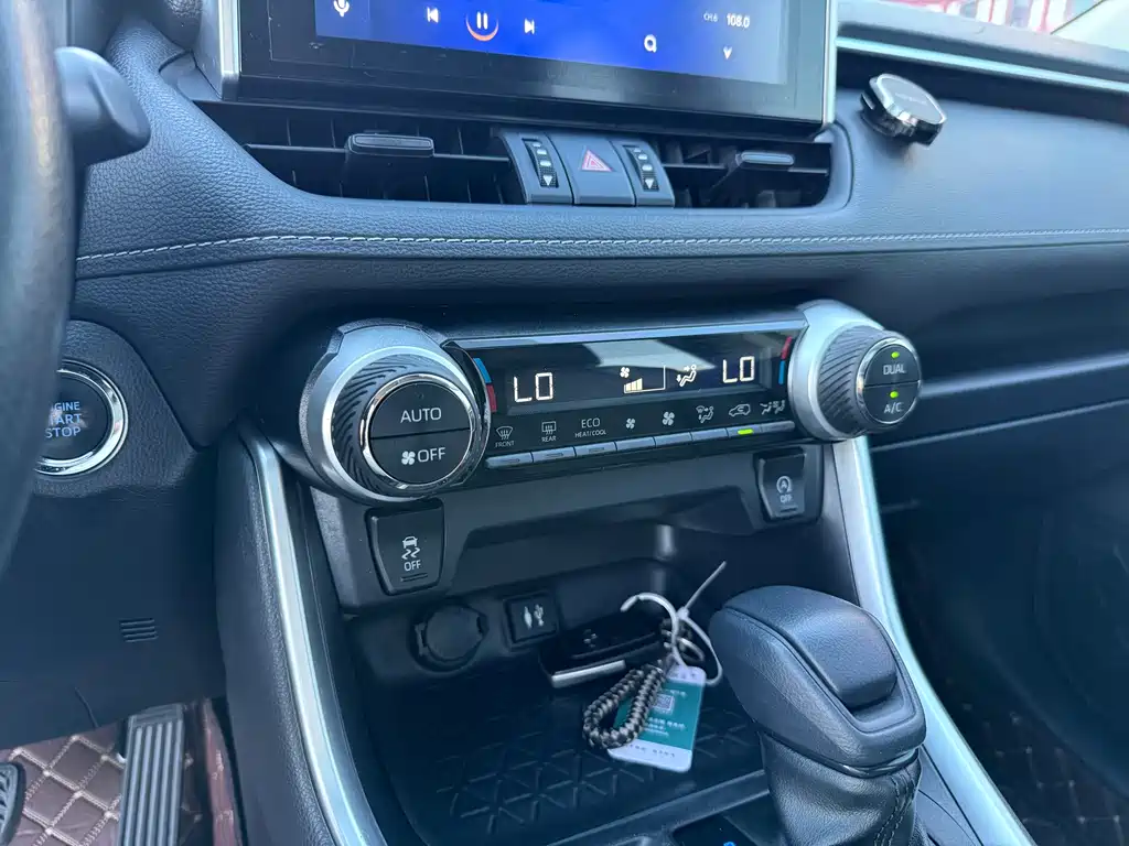 Toyota RAV4 — миниатюра 12