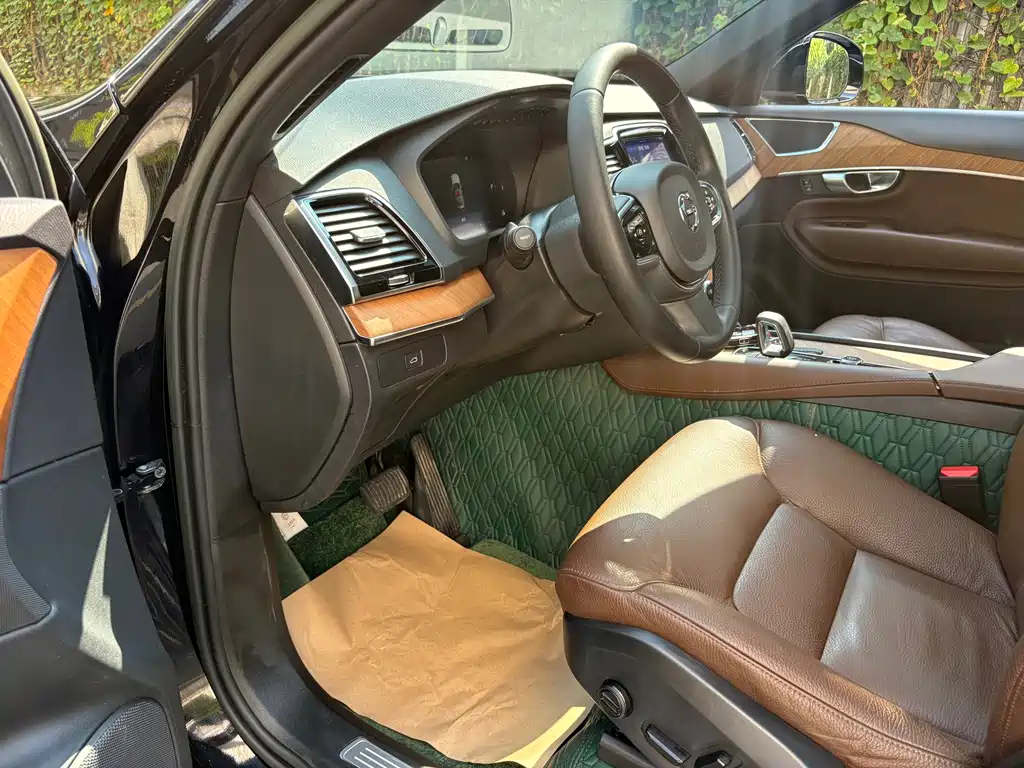 Volvo XC90 — миниатюра 4