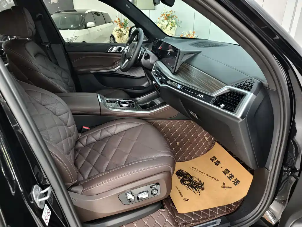 BMW X5 2023 xDrive 40Li M Sport