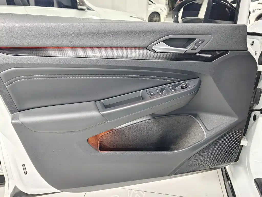 Volkswagen Golf — миниатюра 14