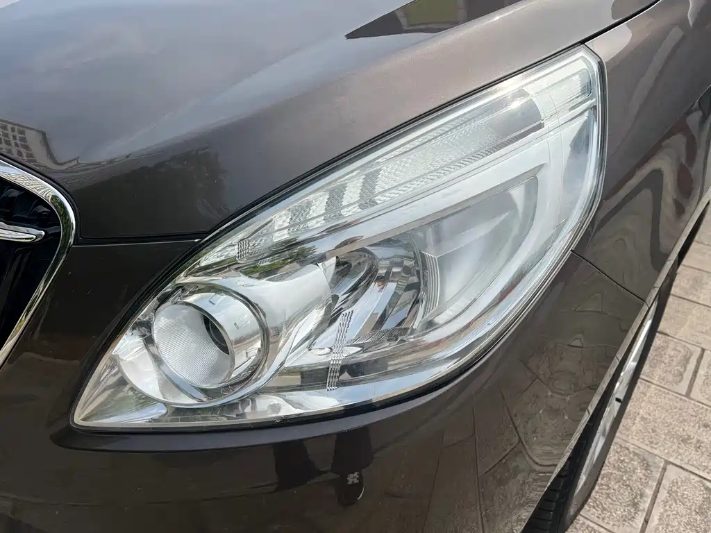 Buick GL8 — миниатюра 10