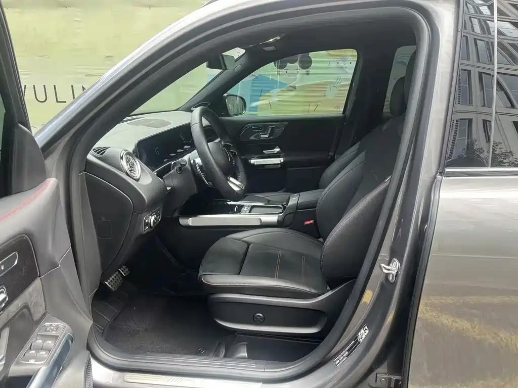 Mercedes-Benz GLB AMG — миниатюра 5