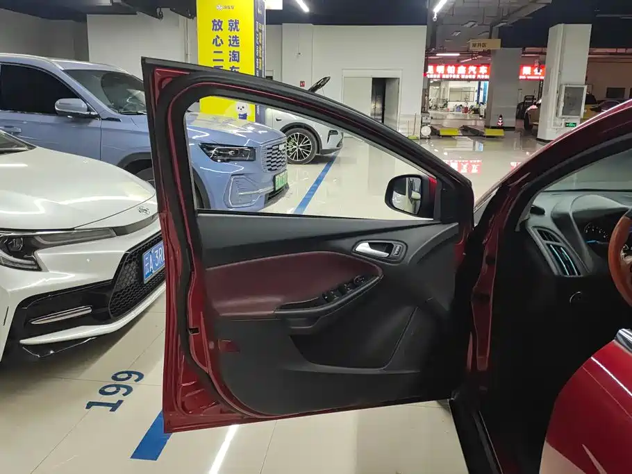Ford Focus — миниатюра 7