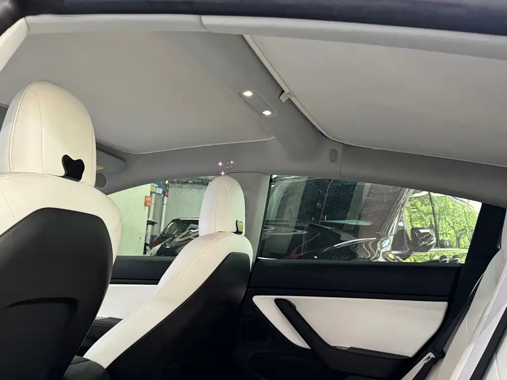 Tesla Model 3 — миниатюра 9