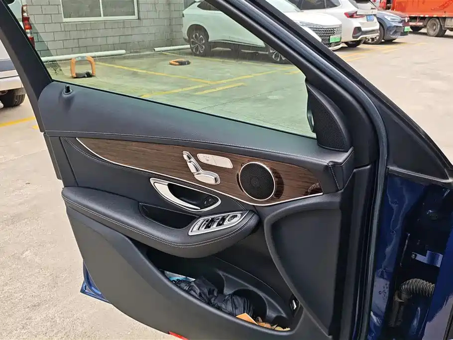 Mercedes-Benz GLC 2018 GLC 260 4MATIC Luxury
