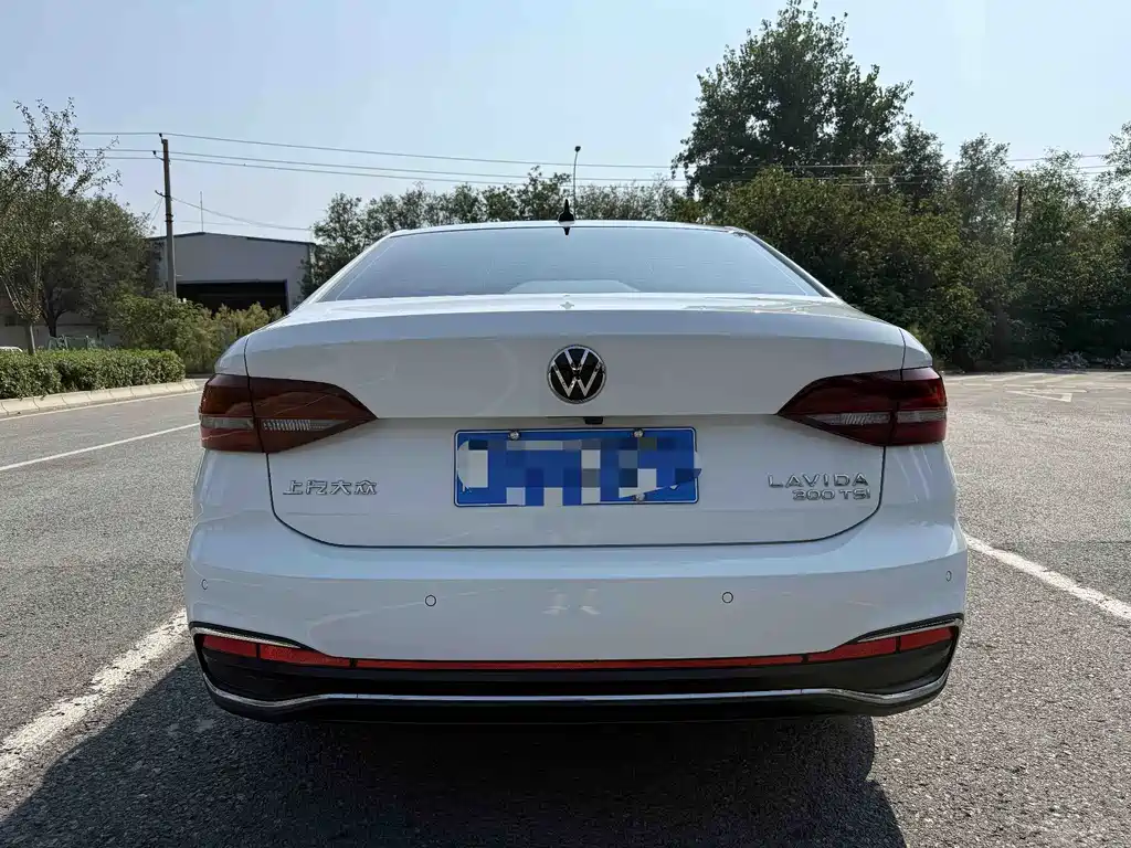 Volkswagen Lavida — миниатюра 5
