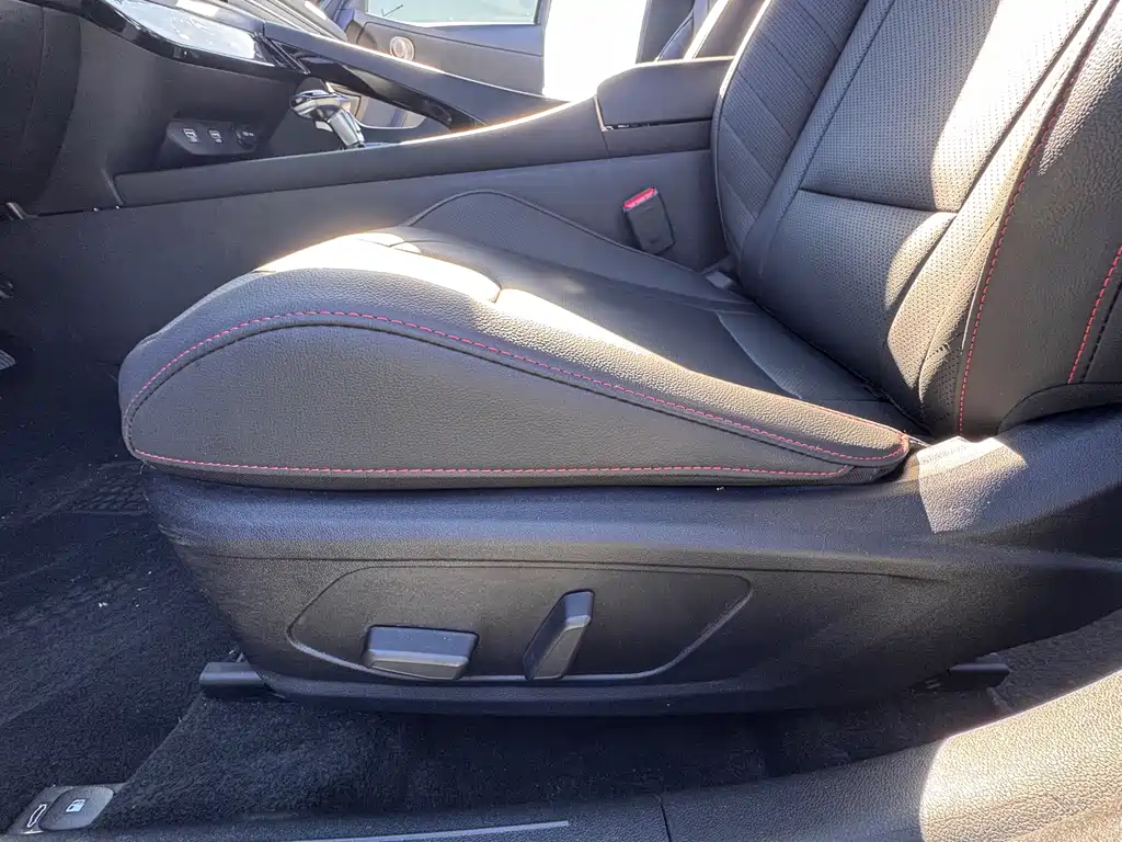 Hyundai Elantra — миниатюра 14