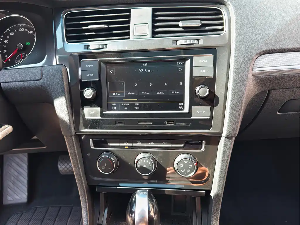 Volkswagen Golf — миниатюра 16