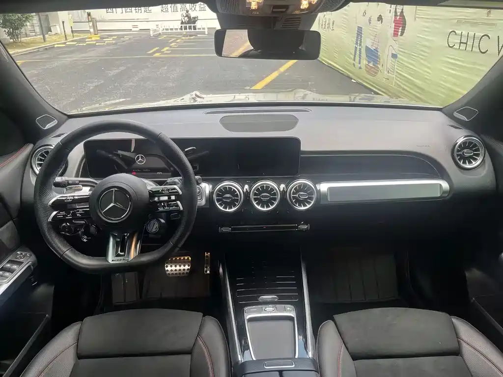 Mercedes-Benz GLB AMG — миниатюра 7