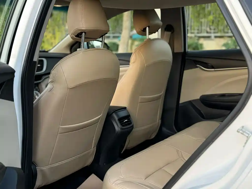 Buick Excelle — миниатюра 6