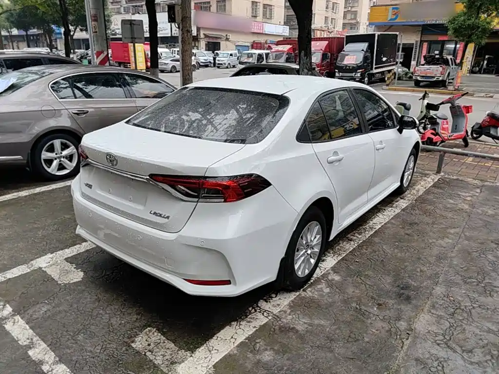 Toyota Corolla — миниатюра 7