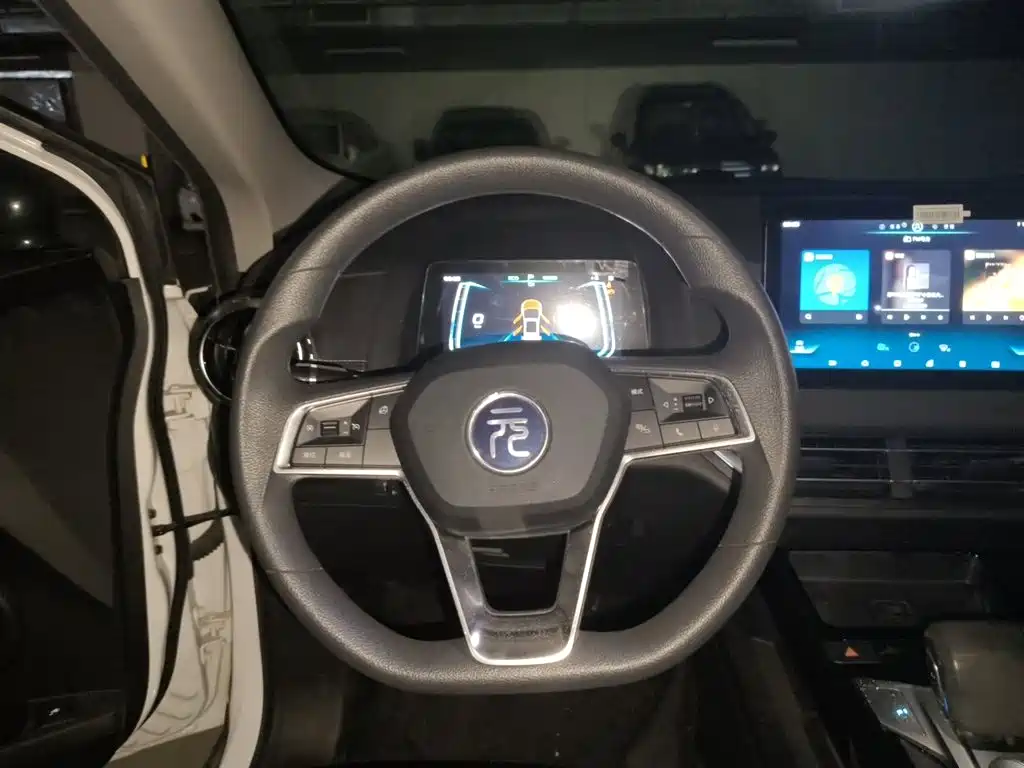 BYD Yuan EV — миниатюра 6
