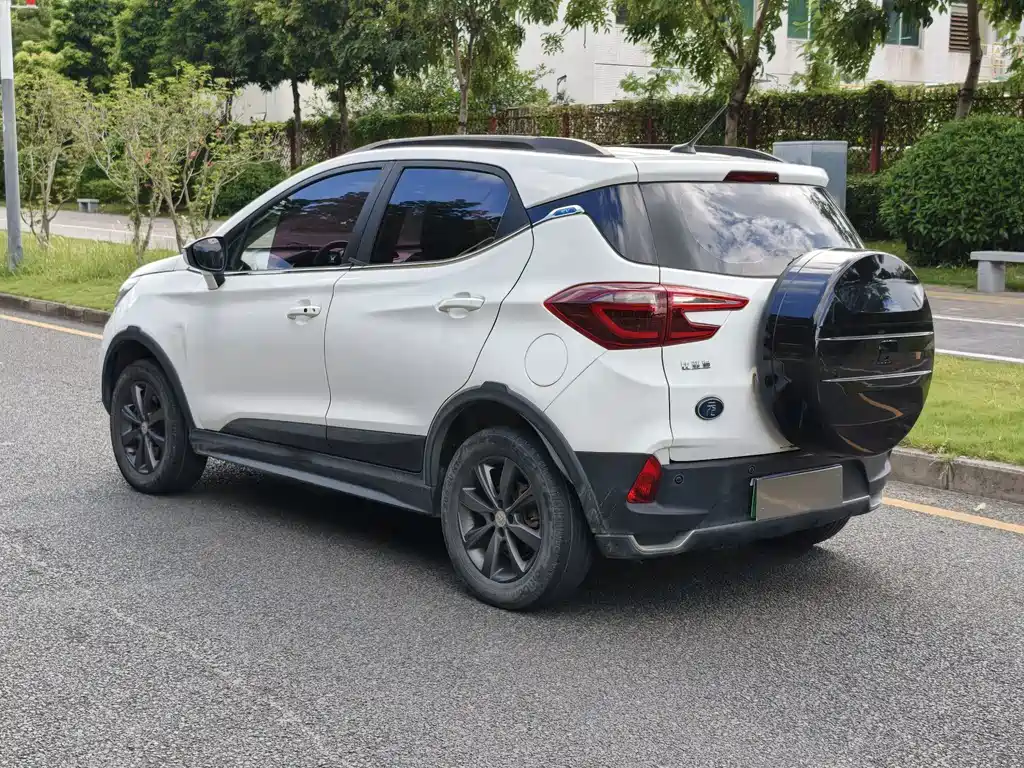 BYD Yuan EV — миниатюра 13