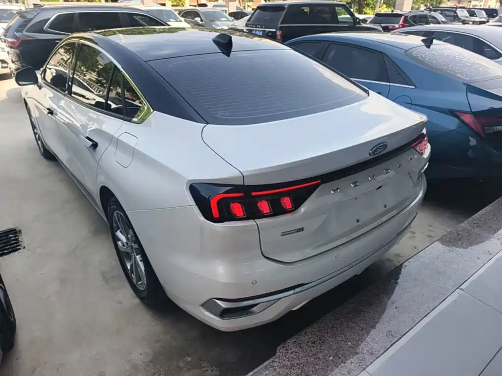 Ford Mondeo — миниатюра 5