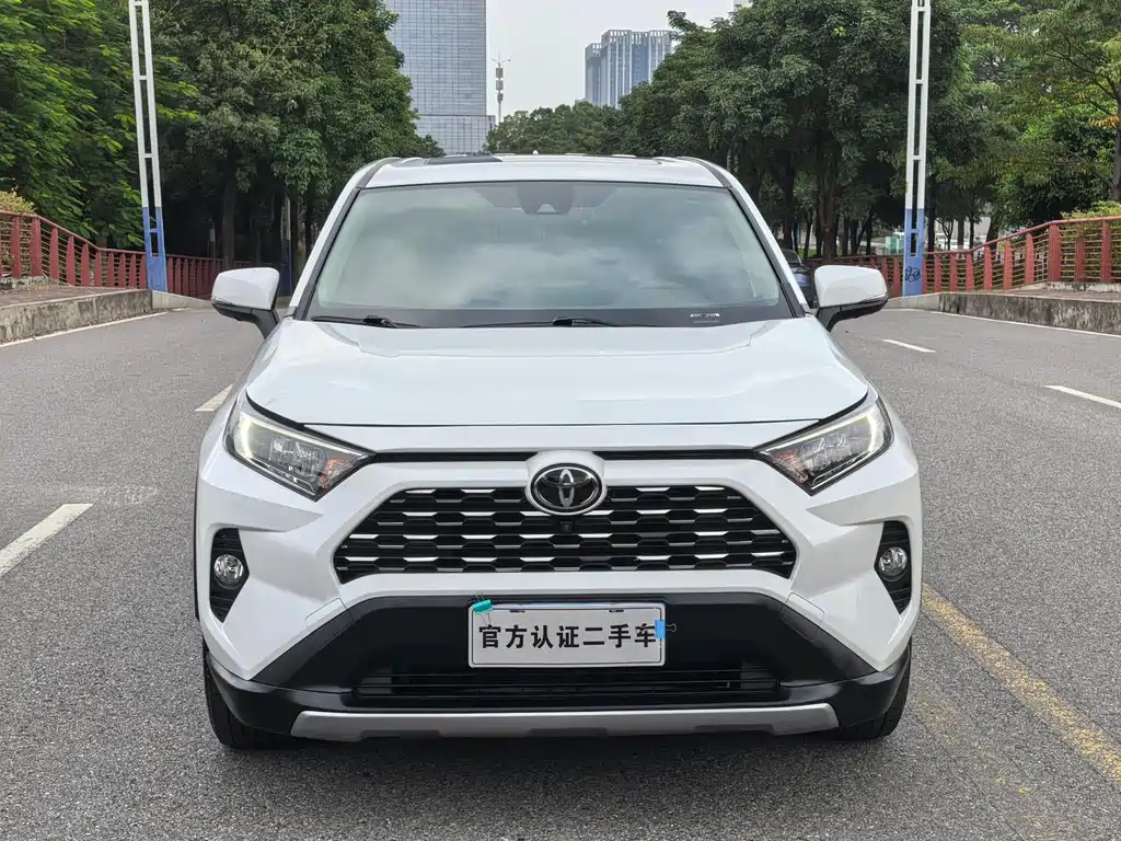 Toyota RAV4 — миниатюра 2